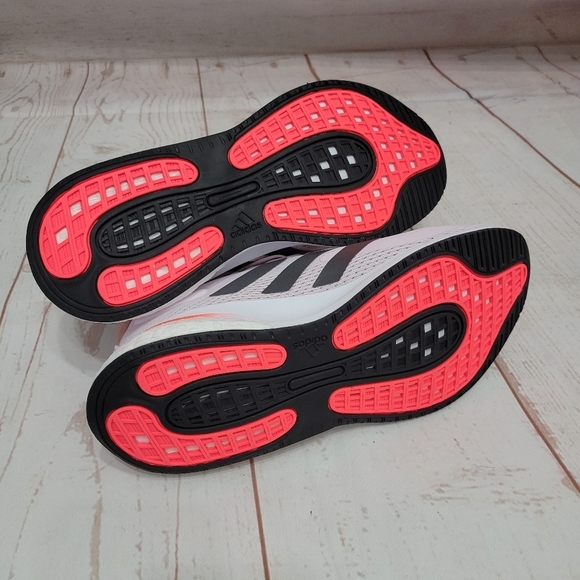 Adidas sneakers running and athletic Women's Size 7 1/2 pink - Picture 9 of 9